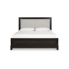 Letto imbottito con pannello testa marrone scuro e grigio – Profilo borchiato, Struttura in legno massello, Misura Queen/King