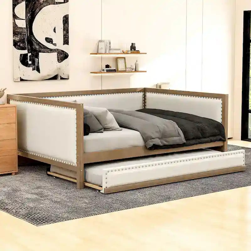 Divano letto imbottito matrimoniale con letto estraibile e decorazione con borchie, colore legno