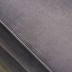 Divano "Glam" in velluto grigio capitonné – Divano da salotto imbottito, stile moderno