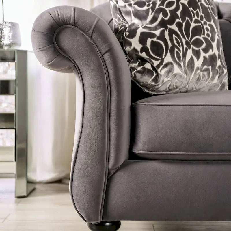 Divano "Glam" in velluto grigio capitonné – Divano da salotto imbottito, stile moderno