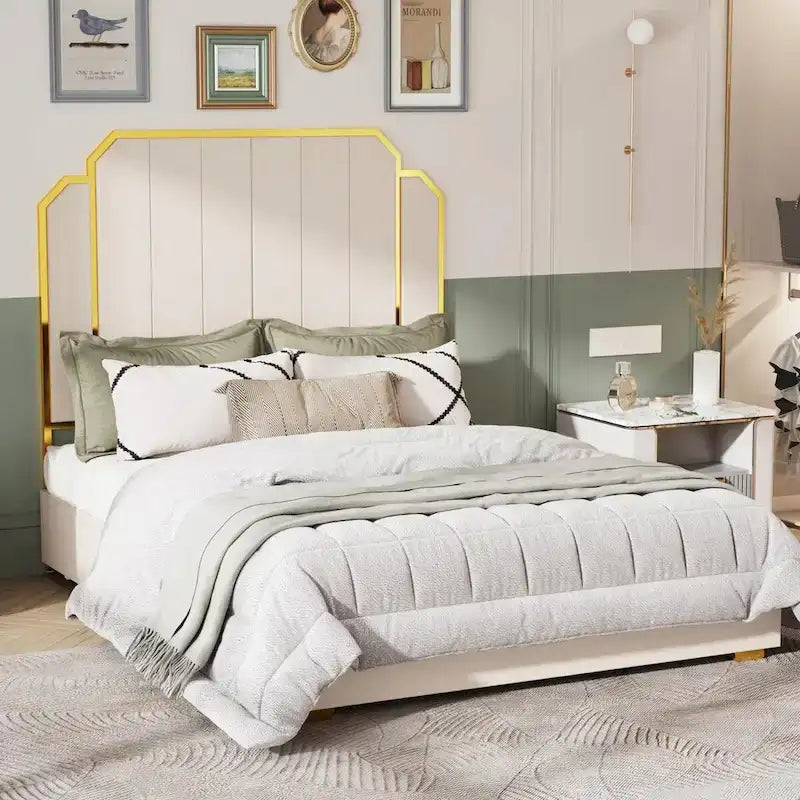 Telaio del letto imbottito Queen Size con testiera da 150 cm e bordo dorato