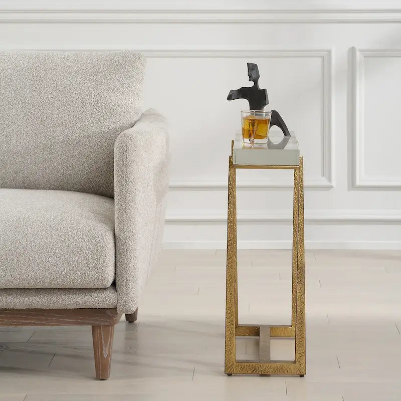 Tavolino d'appoggio con spesso cristallo – Base color oro glam, Lussuoso tavolino laterale da salotto